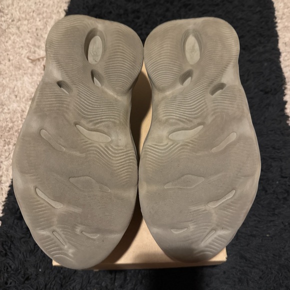 Adidas Yeezy Foam Runner “Stone Sage” size 11 with box - Picture 4 of 6